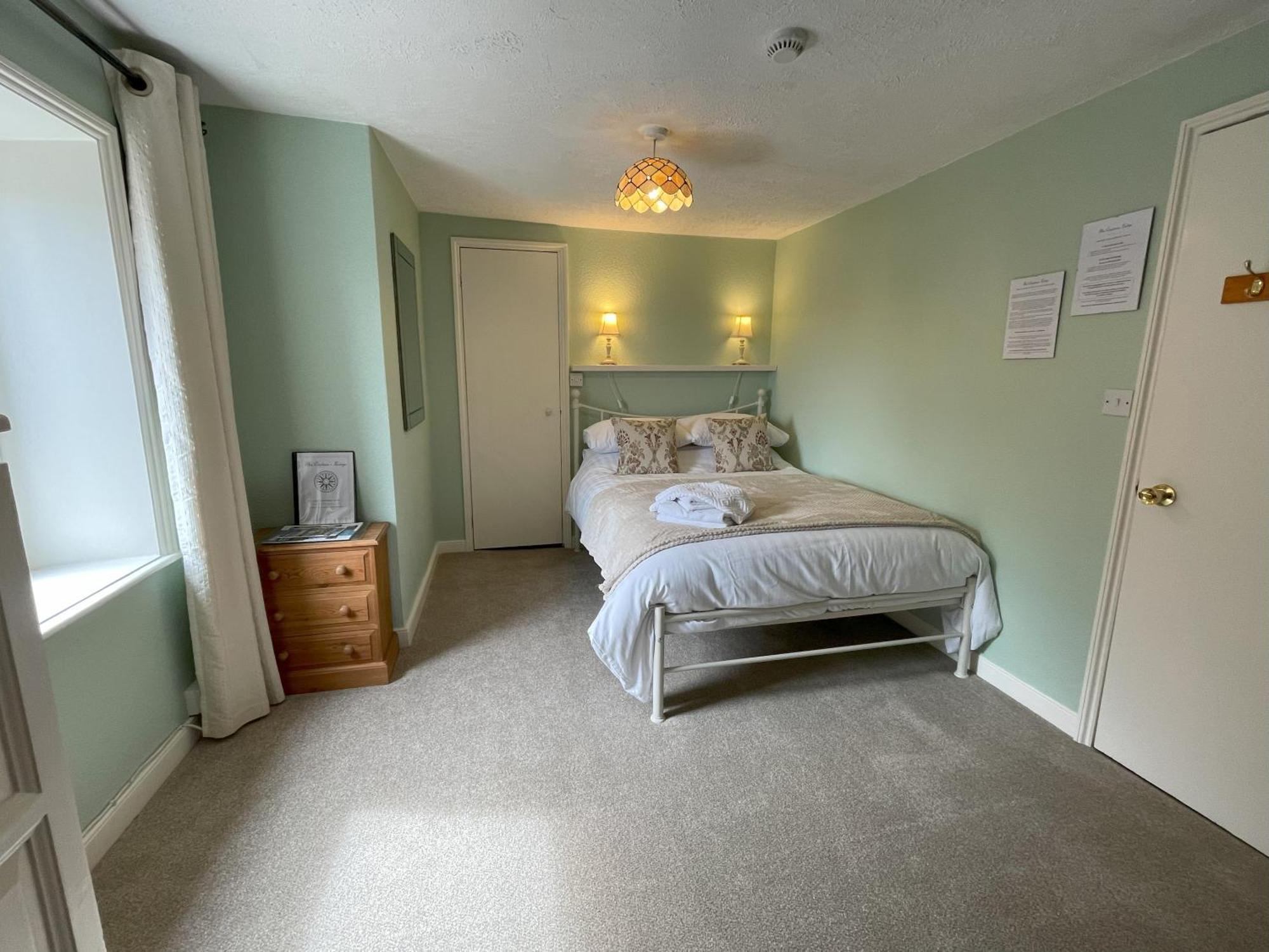 The Captain'S Lodge Room Only Accommodation Whitby Exterior foto